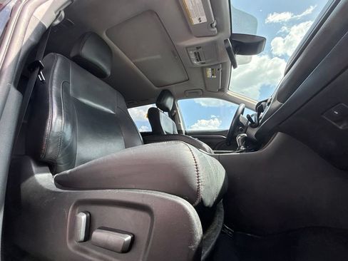 Used 2019 Toyota Highlander Limited FWD image 26