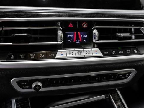 Used 2021 BMW X7 M50i w/ Dynamic Handling Package AWD/4WD image 35