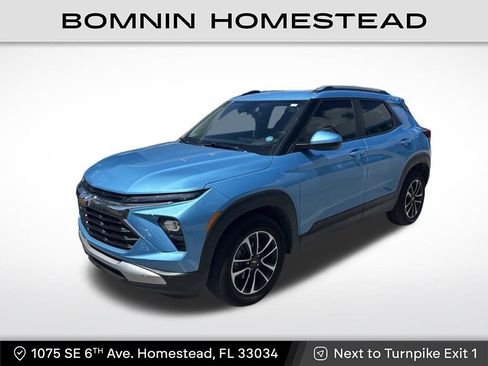 Used 2025 Chevrolet TrailBlazer LT FWD image 1