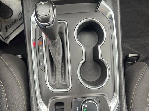 Used 2020 Chevrolet Traverse LS FWD image 18