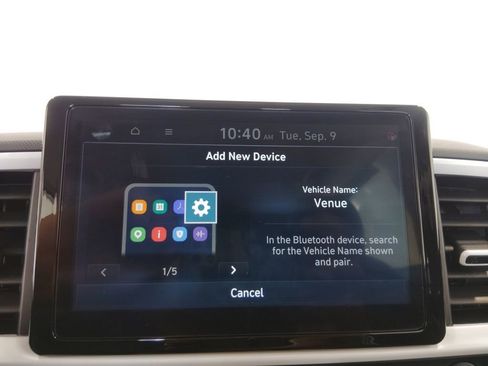 Used 2025 Hyundai Venue Limited image 27