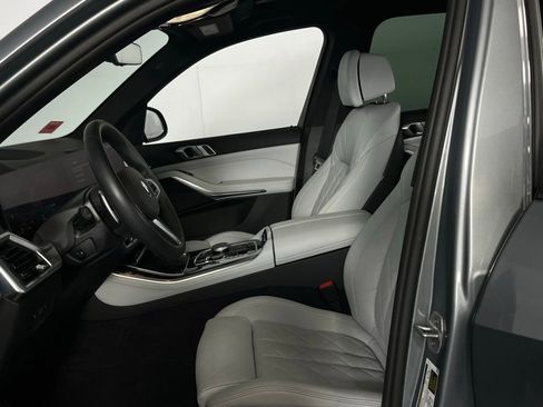 Used 2025 BMW X5 xDrive50e w/ M Sport Package image 21