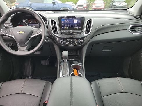 Used 2022 Chevrolet Equinox Premier w/ Redline Edition FWD image 8