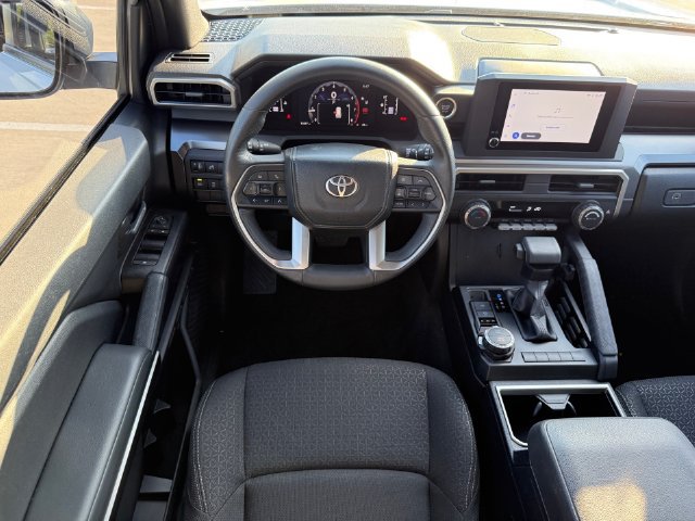 Used 2025 Toyota 4Runner SR5 AWD/4WD image 22