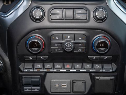 Used 2021 Chevrolet Silverado 1500 LT Trail Boss w/ Convenience Package II AWD/4WD image 21