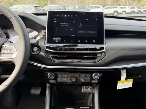 New 2026 Jeep Compass Latitude image 24