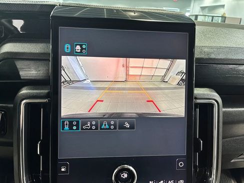 Used 2025 GMC Yukon XL Denali AWD/4WD image 22