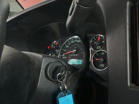 Used 2017 Chevrolet Express 3500 w/ Chrome Appearance Package image 20