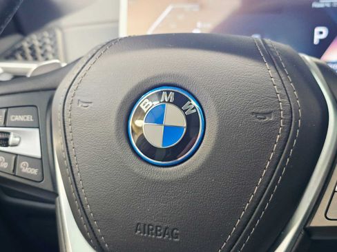 Used 2025 BMW X5 xDrive50e w/ Premium Package AWD/4WD image 22