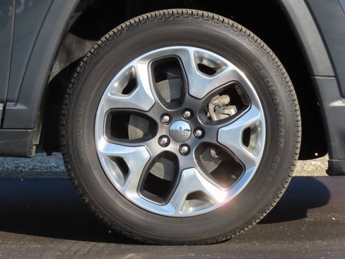 Used 2018 Jeep Compass Limited w/ Navigation Group image 16