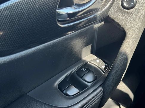Used 2016 Nissan Rogue SL w/ SL Premium Package AWD/4WD image 29