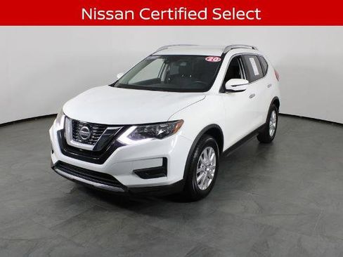 Certified 2020 Nissan Rogue SV FWD image 2