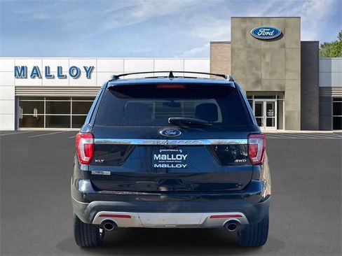 Used 2017 Ford Explorer XLT w/ Equipment Group 202A image 3