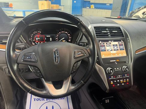 Used 2019 Lincoln MKC Select w/ Vista Value Package AWD/4WD image 25