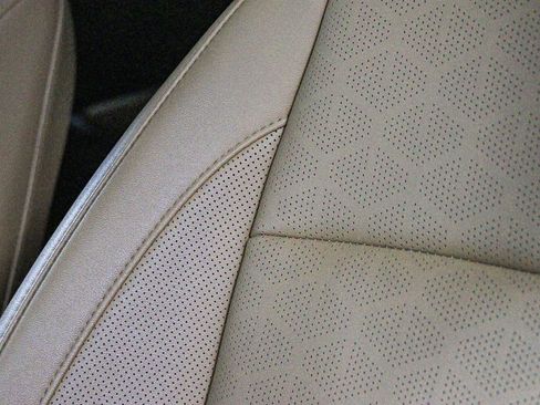 Used 2024 Kia Seltos EX FWD image 24