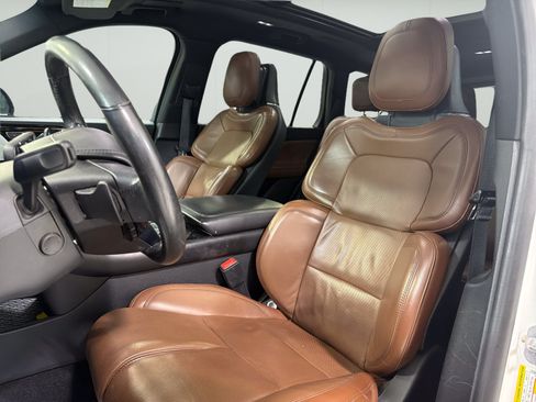 Used 2020 Lincoln Aviator Grand Touring w/ Equipment Group 302A AWD/4WD image 9