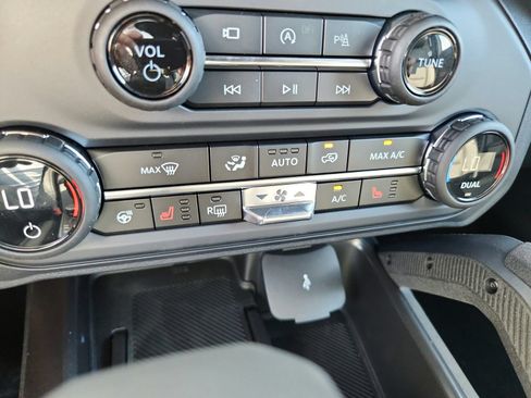 New 2026 Ford Bronco Outer Banks w/ Sasquatch Package AWD/4WD image 21