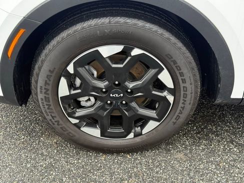 Used 2025 Kia Sorento S w/ Panoramic Sunroof Package image 11