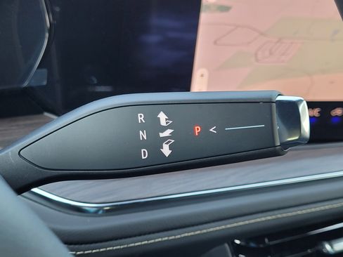 New 2026 Chevrolet Suburban Premier image 19