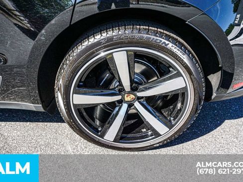 Used 2024 Porsche Macan w/ Premium Plus Package AWD/4WD image 17