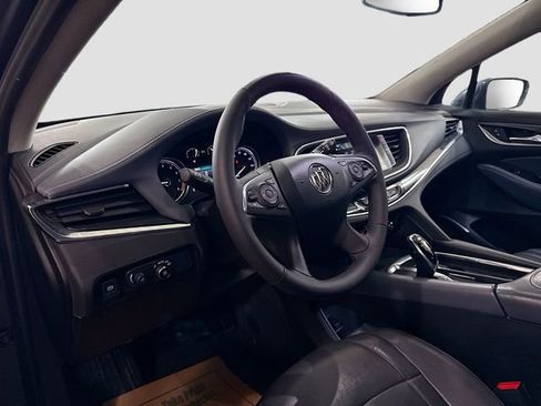 Used 2018 Buick Enclave Essence image 10