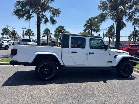 Used 2023 Jeep Gladiator Sport AWD/4WD image 6