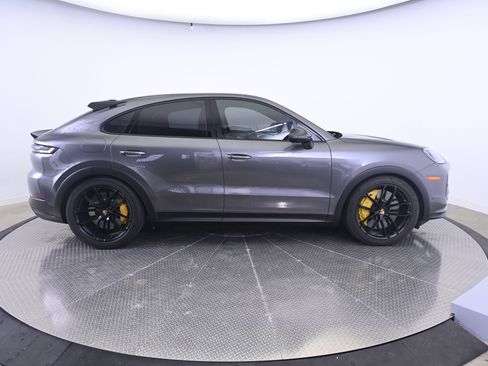 Certified 2024 Porsche Cayenne Turbo GT AWD/4WD image 8
