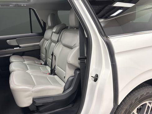 Used 2025 Ford Expedition Max Active AWD/4WD image 22