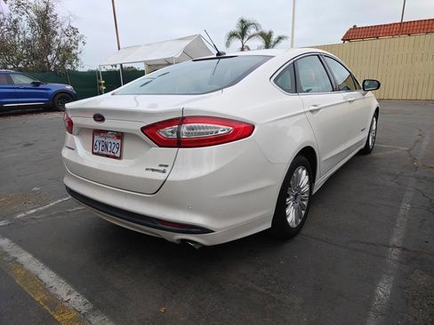 Used 2013 Ford Fusion SE FWD image 3