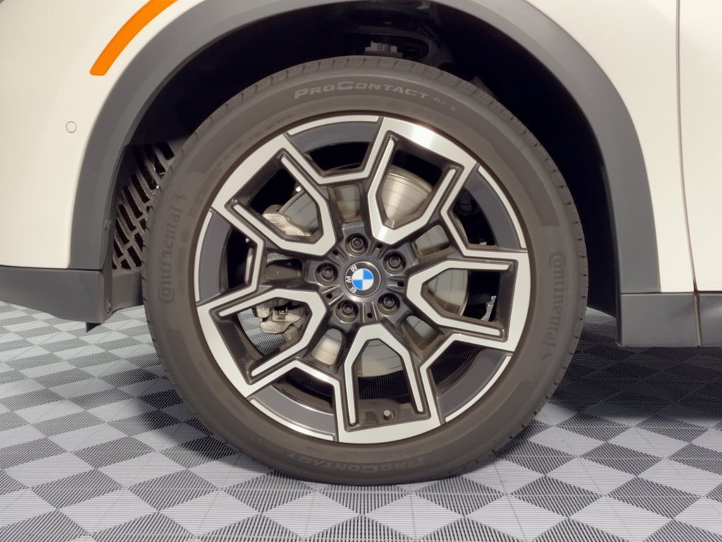 Used 2026 BMW X2 xDrive28i AWD/4WD image 13