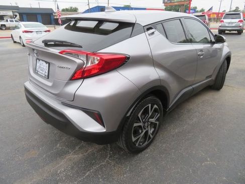 Used 2019 Toyota C-HR Limited FWD image 5