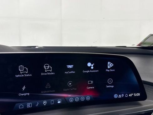 New 2026 Cadillac Lyriq V image 16
