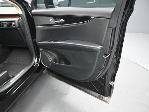 Certified 2023 Lincoln Nautilus Reserve FWD image 33