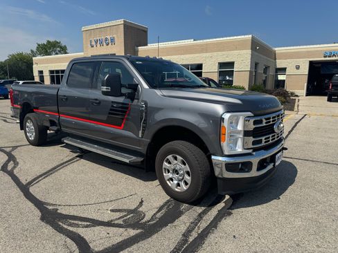 Used 2023 Ford F250 XLT AWD/4WD image 3