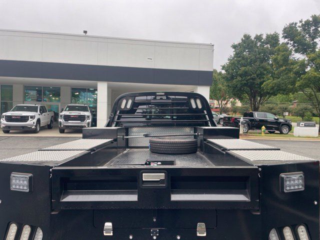 Used 2025 RAM 4500 4x4 Crew Cab DRW w/ Laramie Trim Package image 3