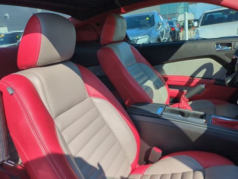 Used 2010 Ford Mustang GT Premium RWD image 36