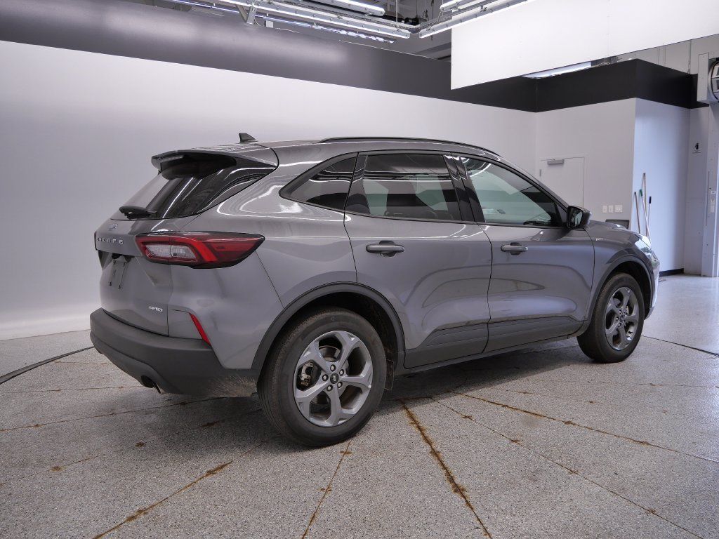 Used 2025 Ford Escape ST-Line AWD/4WD image 6