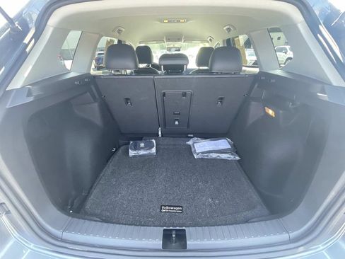 Used 2022 Volkswagen Taos SE FWD image 11