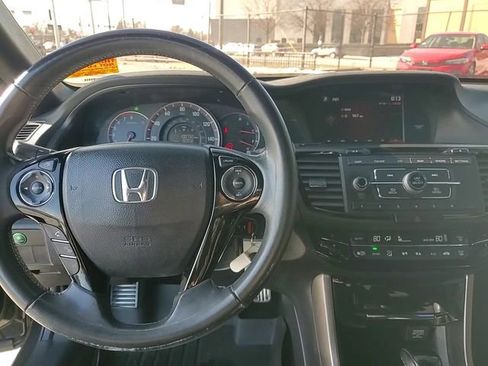 Used 2017 Honda Accord Sport image 24