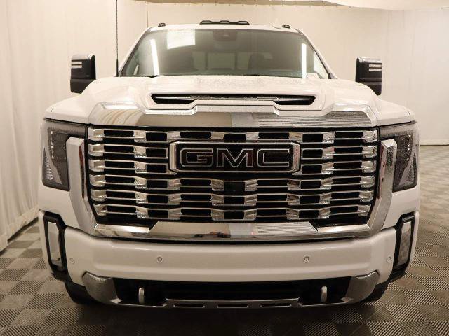 Used 2026 GMC Sierra 3500 Denali w/ Denali Reserve Package AWD/4WD image 6