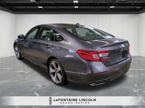 Used 2020 Honda Accord Touring image 3