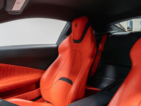 Used 2022 Ferrari Roma RWD image 15