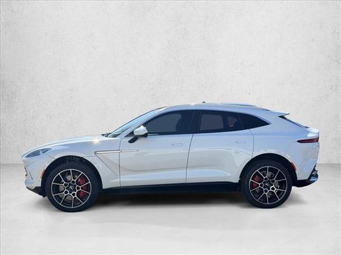Used 2021 Aston Martin DBX image 2