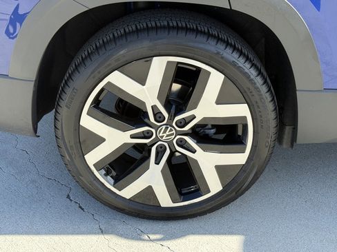 Used 2023 Volkswagen Taos SEL image 8