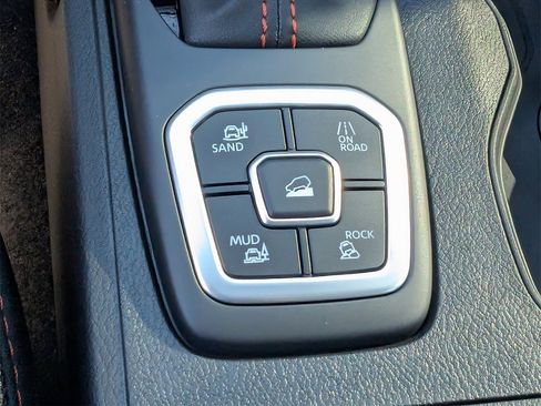 New 2026 Nissan Frontier PRO-4X w/ Pro-4x Convenience Package image 17