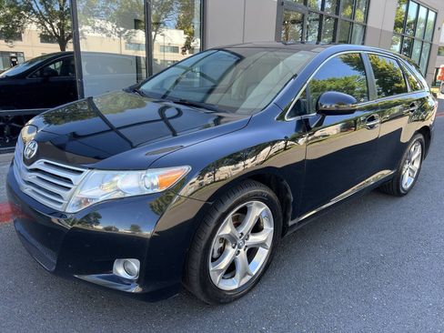 Used 2010 Toyota Venza FWD image 1