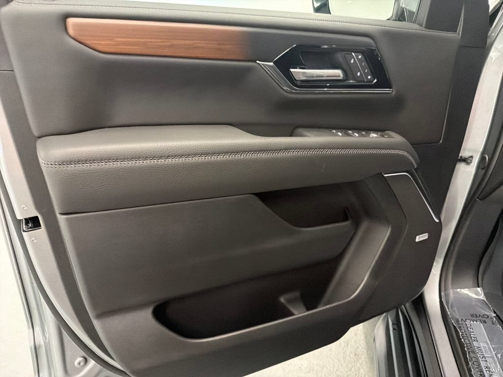New 2026 GMC Yukon Denali w/ LPO, Floor Liner Package RWD image 11