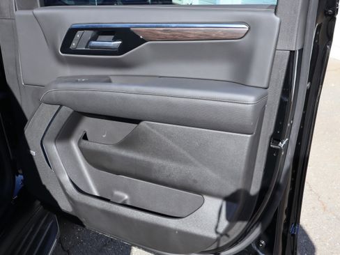 Used 2025 Chevrolet Tahoe Premier image 41