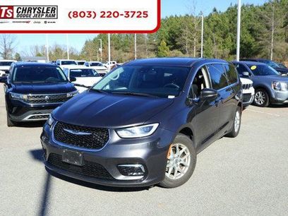 Certified 2023 Chrysler Pacifica Touring-L