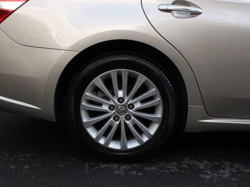 Used 2013 Toyota Avalon XLE Touring FWD image 6